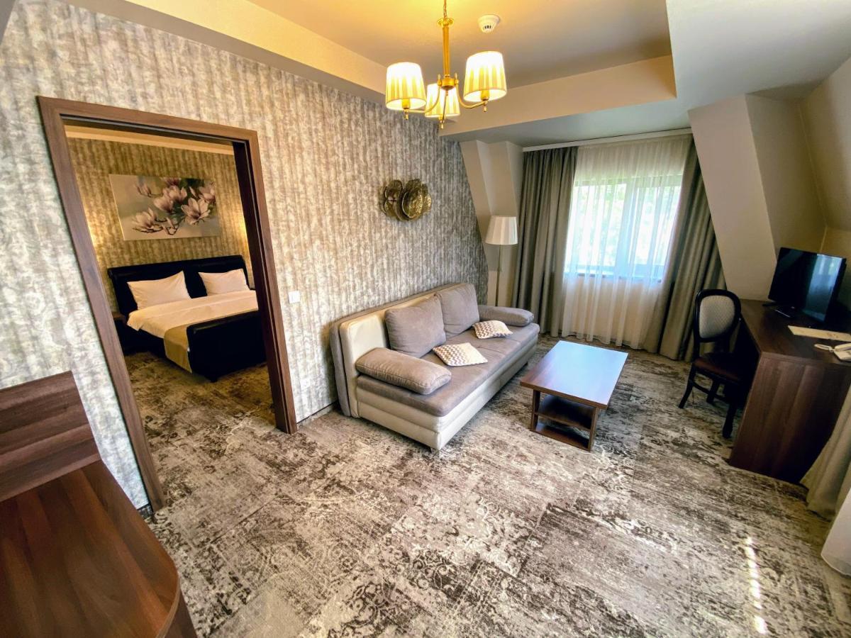 Hotel Arnia Yaş Dış mekan fotoğraf