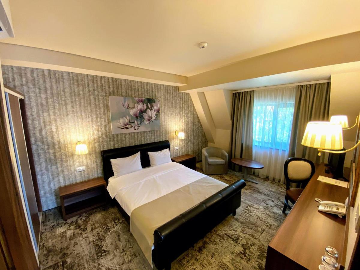 Hotel Arnia Yaş Dış mekan fotoğraf