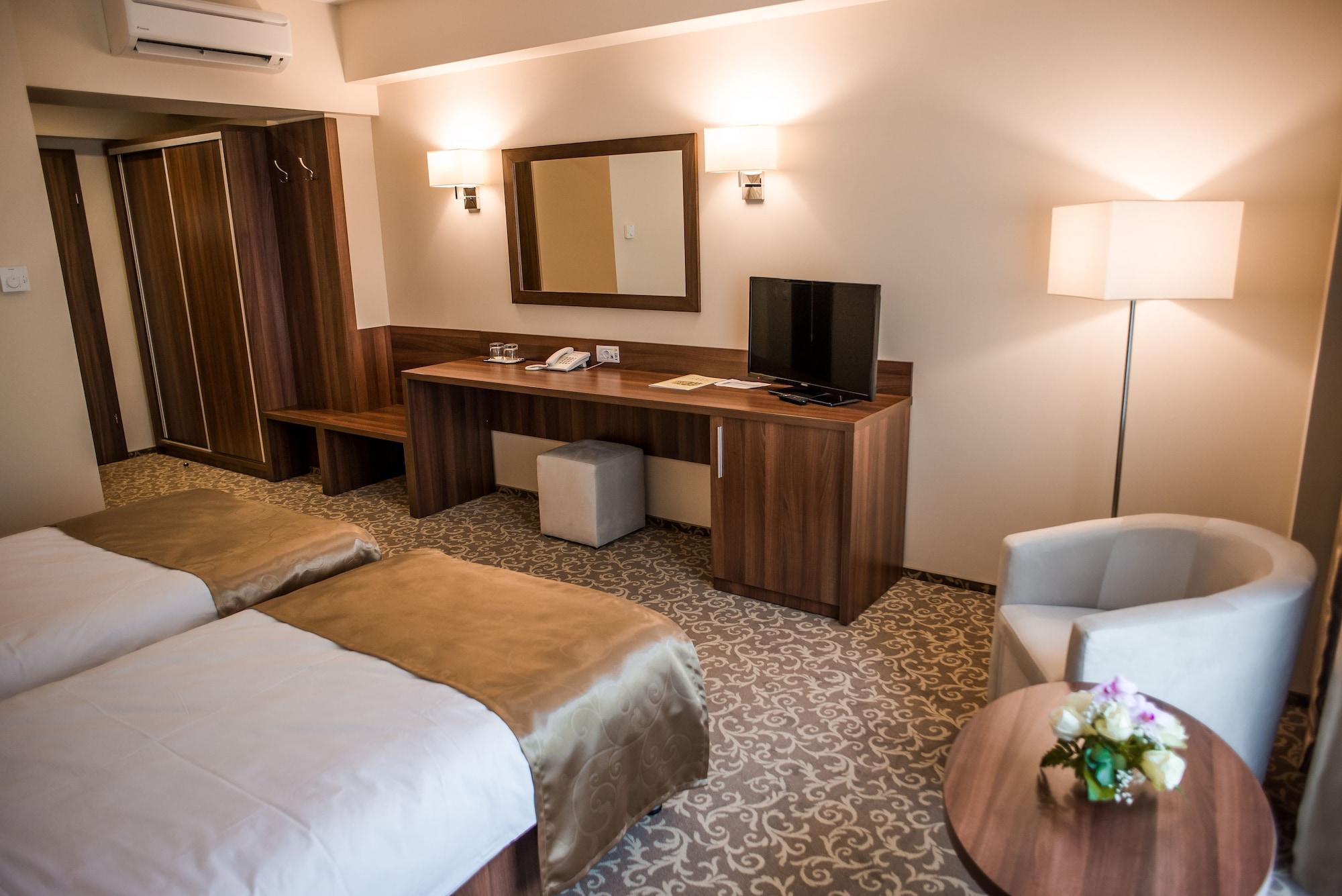 Hotel Arnia Yaş Dış mekan fotoğraf