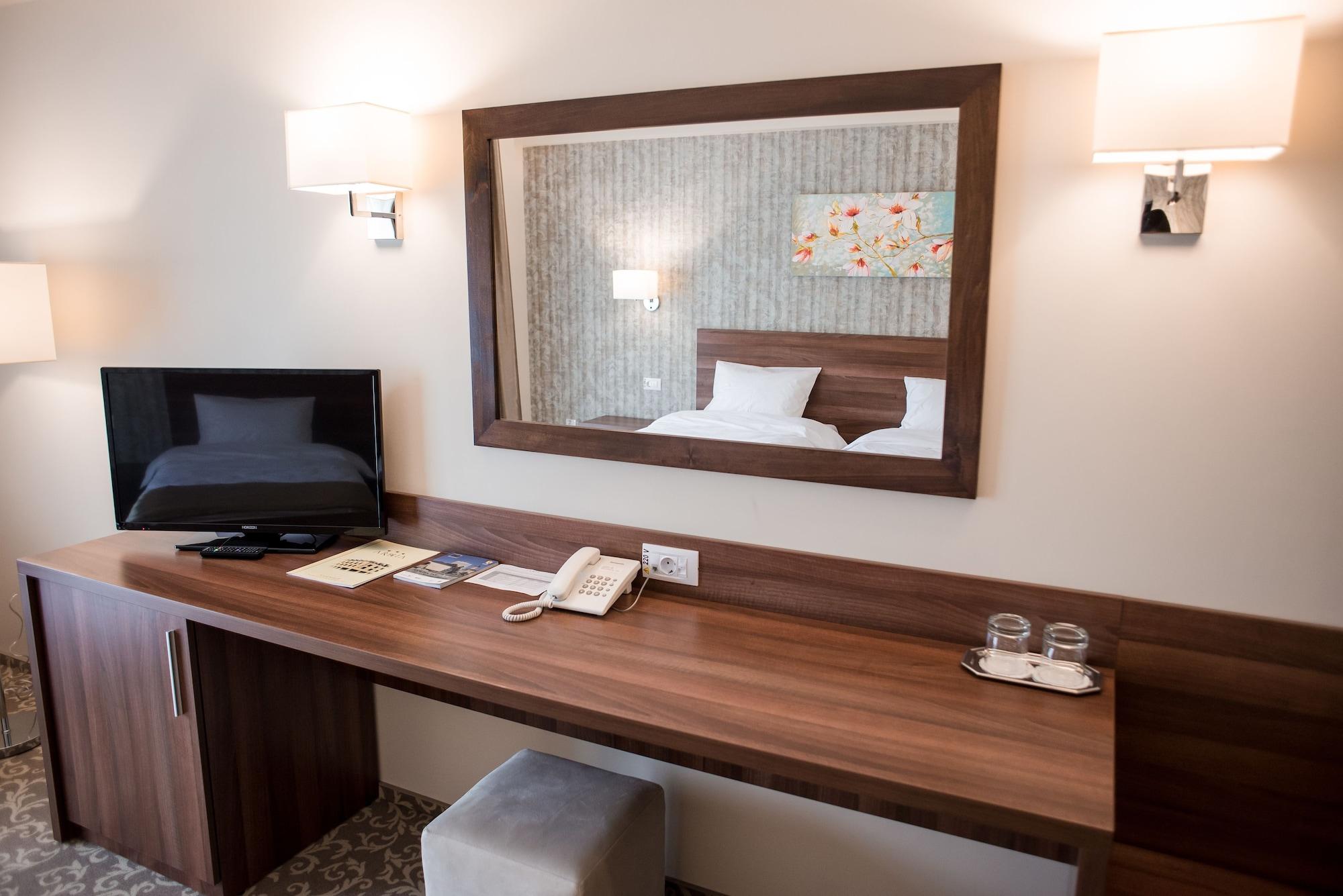 Hotel Arnia Yaş Dış mekan fotoğraf