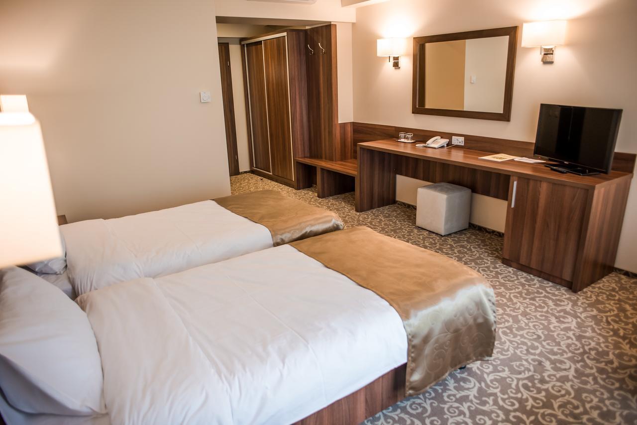 Hotel Arnia Yaş Dış mekan fotoğraf