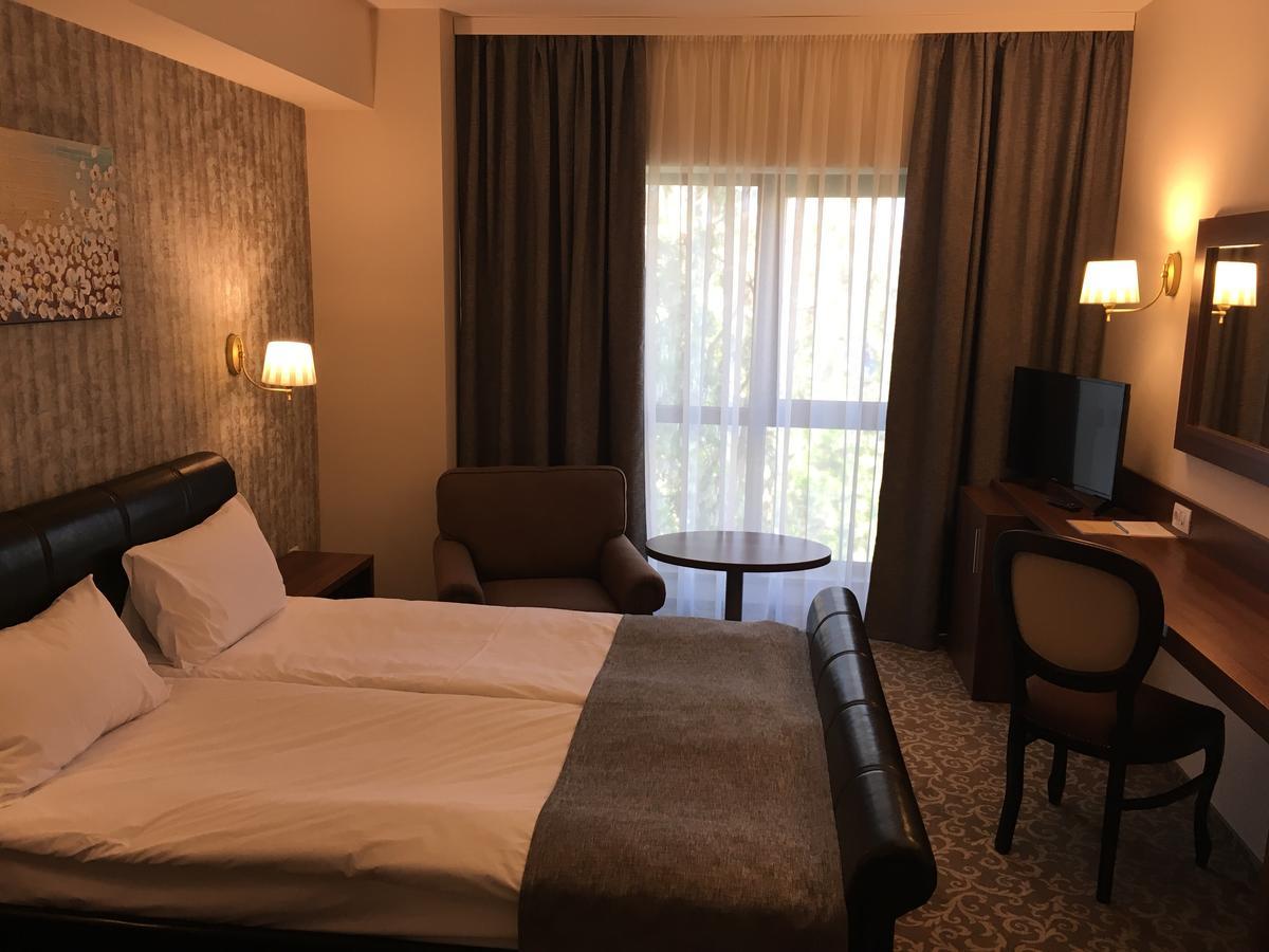 Hotel Arnia Yaş Dış mekan fotoğraf